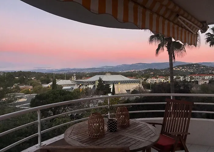 شقة T2 Vue Degagee Proche Cannes لو كانيت